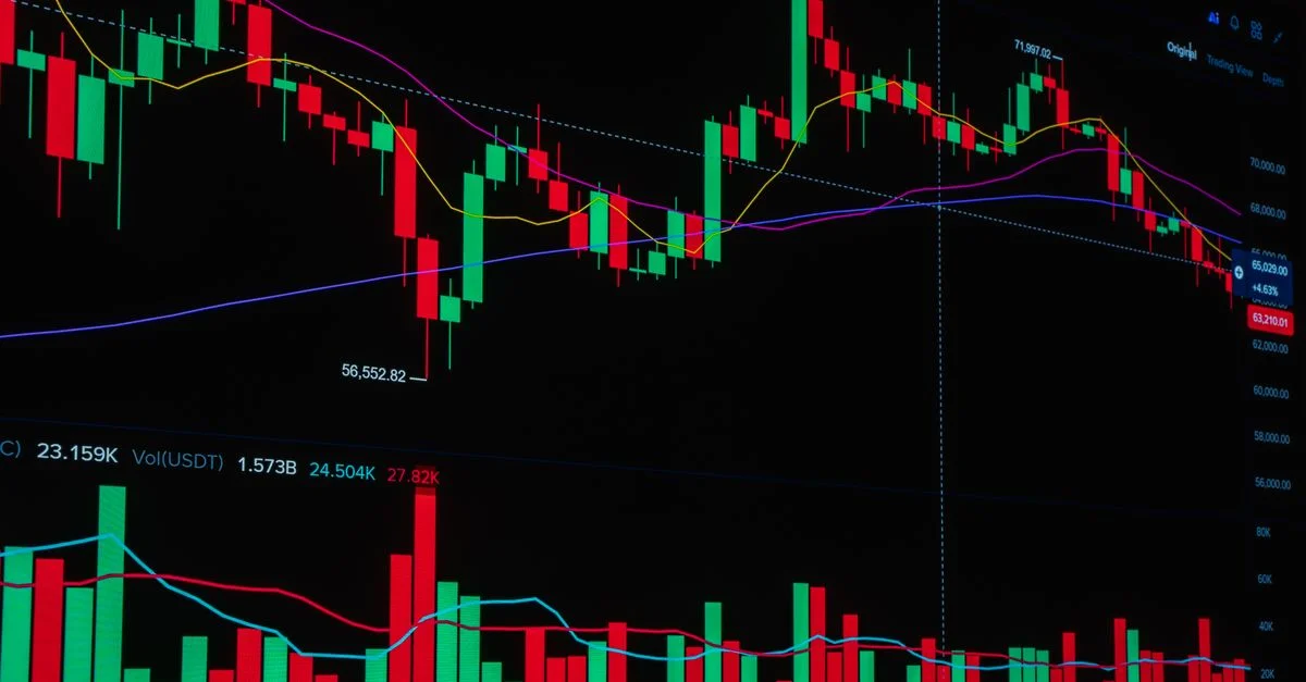 Graphique dynamique de trading boursier affichant les tendances des prix des cryptomonnaies, idéal pour les thèmes de la finance et de l'investissement.